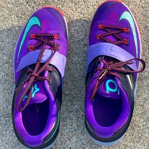 Purple Nike kds